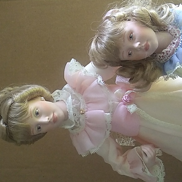 Vintage Danbury Mint Porcelain Mother & Daughter Dolls with Certificate - Picture 3 of 12